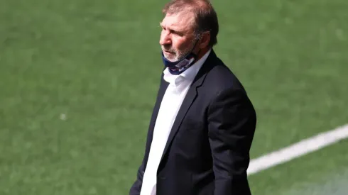 Héctor Adomaitis estuvo dirigiendo al Melipilla de Chile.