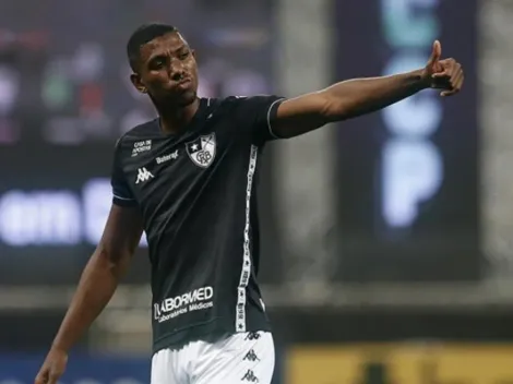 Se traba el fichaje de Kanu por Cruz Azul y es citado por Botafogo