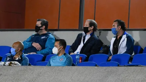 La directiva de Cruz Azul no respaldó a Carlos Hermosillo.