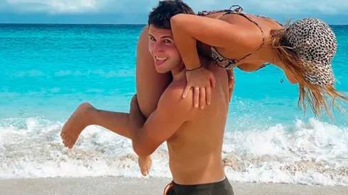 Santiago Giménez lleva casi nueve meses de noviazgo con Fer Serrano.