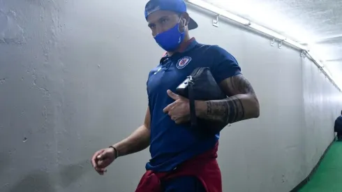 Juan Escobar en su llegada al Estadio Azteca