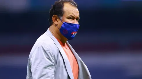 Juan Reynoso en un partido de Cruz Azul