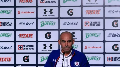 Jémez en una conferencia con Cruz Azul