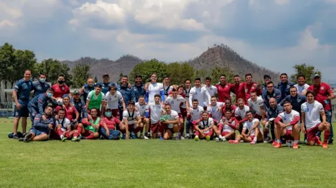 Los jugadores celestes están listos.