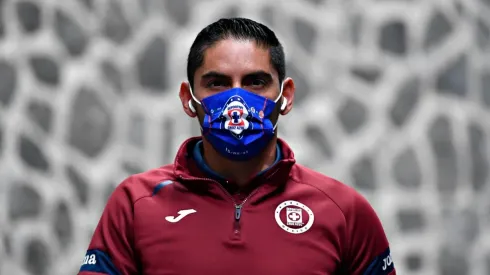 Corona es uno de los 7 que termina contrato.