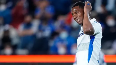 Angulo en un duelo con Cruz Azul