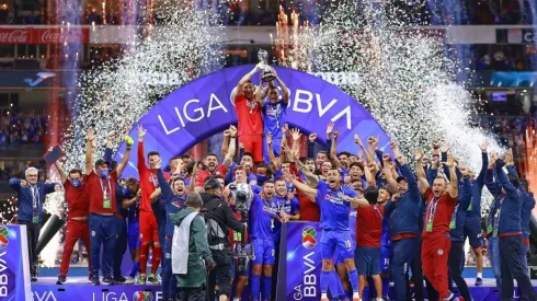 Cruz Azul celebra el título de campeón