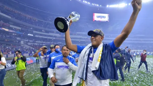 Luis Romo se consagró Campeón de la Liga MX por primera vez con Cruz Azul.