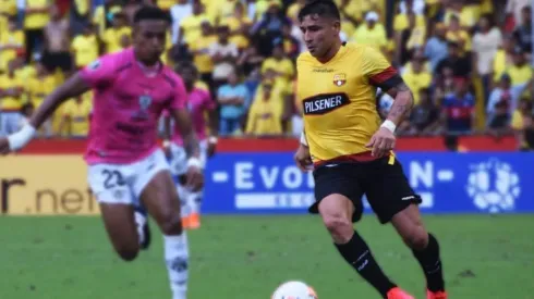 Mario Pineida con el Barcelona de Guayaquil