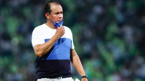 Juan Reynoso se queda en Cruz Azul.