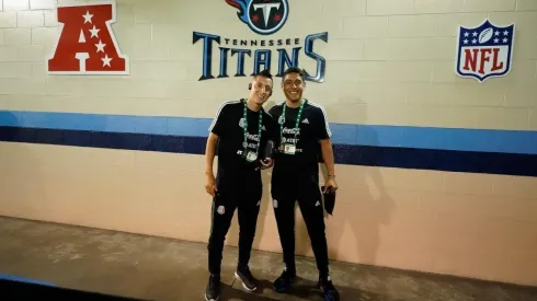 Luis Romo y Roberto Alvarado en un partido de la Selección