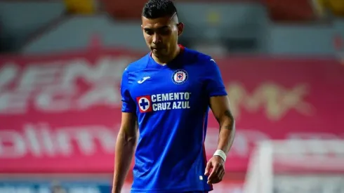 Orbelín Pineda en un partido de Cruz Azul