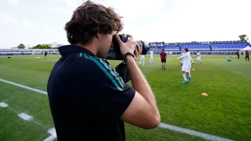 Santiago Giménez en un entrenamiento de la Selección de México