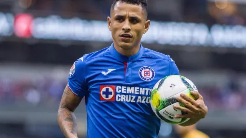 Yotún tiene propuestas desde Europa.