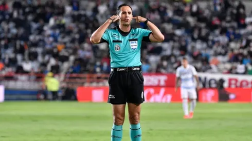 Luis Enrique Santander arbitrará este partido.