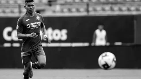 Orbelin Pineda en un partido de Cruz Azul