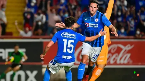 Cruz Azul derrotó a Necaxa por 2-1.