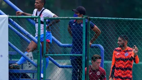 Rómulo Otero lució su nuevo dorsal en el entrenamiento de Cruz Azul