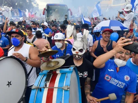 La canción que estrenó La Sangre Azul por la novena