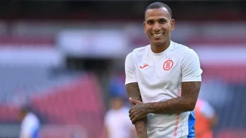 Rómulo Otero en un encuentro de Cruz Azul