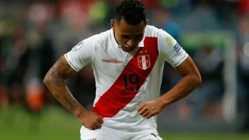 Yoshimar Yotún en un partido con Perú