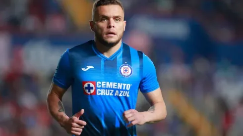 Jonathan Rodríguez causó baja de Cruz Azul por lesión.