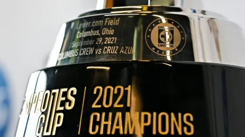 Así luce el trofeo del Campeones Cup que Cruz Azul disputa esta noche.