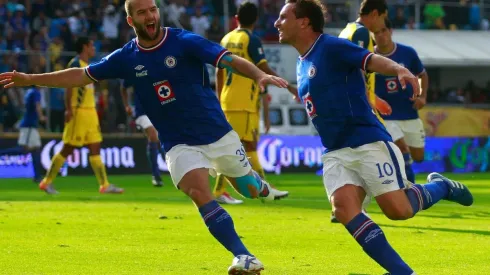 Christian Giménez firmó el gol que terminó con la racha de Cruz Azul ante América.
