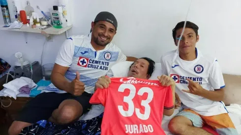 El hermoso gesto de Jurado con un aficionado de Cruz Azul