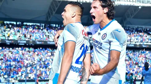 Jonathan Rodríguez y Santiago Giménez podrían hacer dupla en el Azteca.