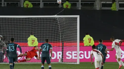 Yotún revela amenazas de hinchas tras fallar un penal por Perú