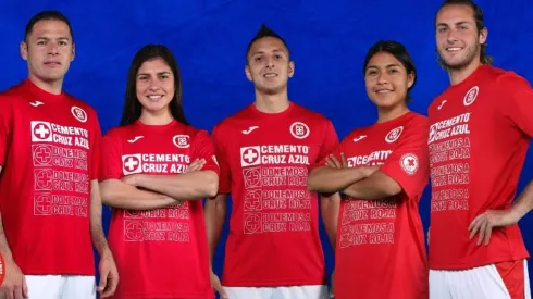 Cruz Azul estrenará una playera en apoyo a la Cruz Roja.