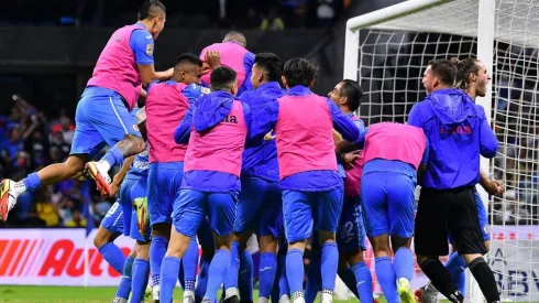 Cruz Azul sube en la tabla tras vencer al América en el Clásico