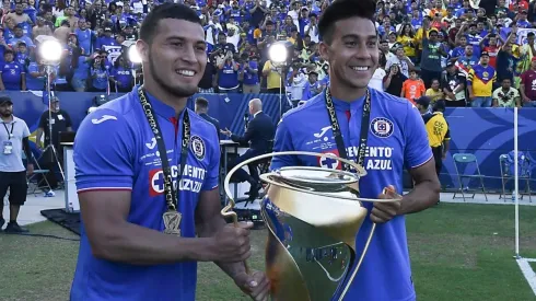 Juan Escobar y Pol Fernández terminan su contrato con Cruz Azul en junio del 2022.
