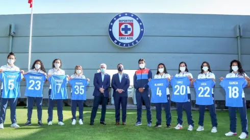 Cruz Azul presentó a sus ocho refuerzos para el Clausura 2022.