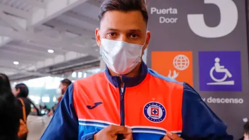Ángel Romero ya llegó a México para reportar con Cruz Azul.