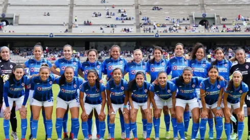 Cruz Azul en su visita a Pumas en el Estadio Olímpico Universitario.