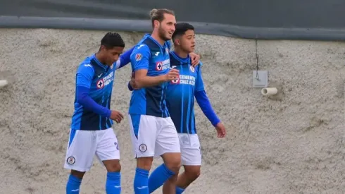 Santiago Giménez anotó el primero de los cementeros