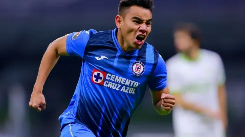 Charly Rodríguez en acción con La Máquina.