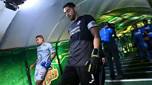 Corona previo a la cita en León.