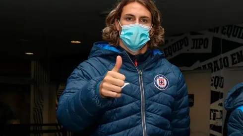 Santiago Giménez apenas pudo jugar 34 minutos con Cruz Azul.