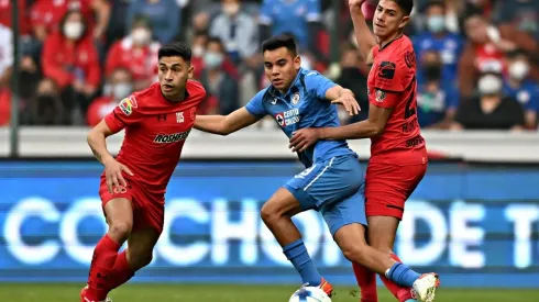 Las acciones del partido entre Cruz Azul y Toluca.