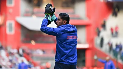 Jesús Corona estará ausente esta noche con Cruz Azul