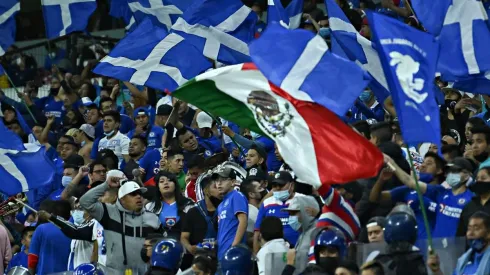 El Azteca se pinta de Azul este domingo.