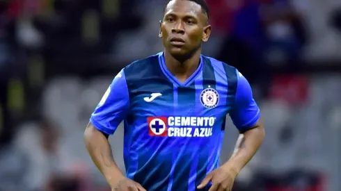 Bryan Angulo ha sido muy criticado por la afición de Cruz Azul.