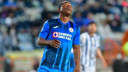 El delantero ecuatoriano tendría las horas contadas con los cementeros