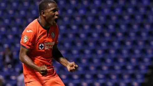 Bryan Angulo ya tendría todo listo para salir a Brasil