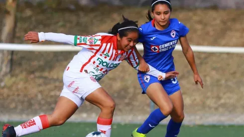 Adriana en acción con las Celestes.