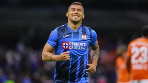 Juan Escobar salió lesionado del duelo ante Pumas