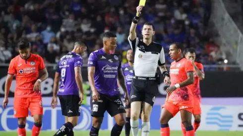 Jefferson Intriago solo recibió la cartulina amarilla